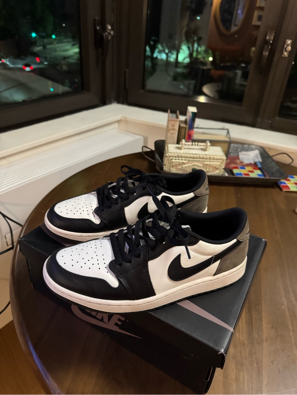 Jordan 1 Retro Low OG “Mocha” (2024) (CZ0790-102) 9.5
